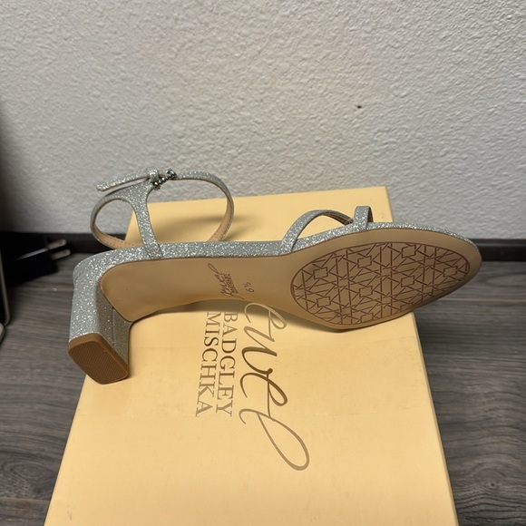 Jewel Badgley Mischka Omari Block Heel - Picture 8 of 8